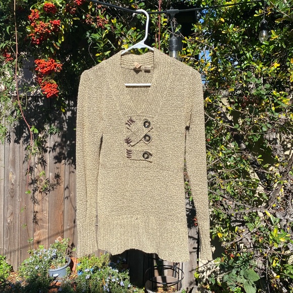 Sweater - Picture 1 of 2